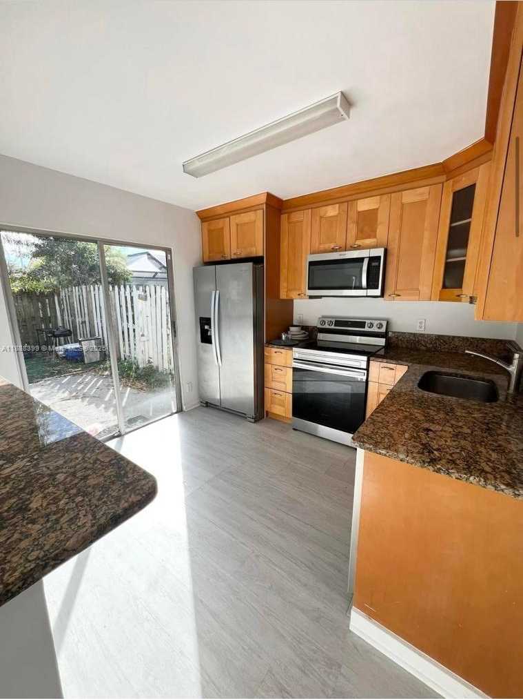 Small Image of 18966 CLOUD LAKE CIR, Boca Raton Number 3