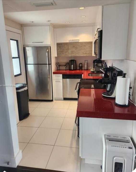 Small Image of 3475 NORTH COUNTRY CLUB DR #519, Aventura Number 2