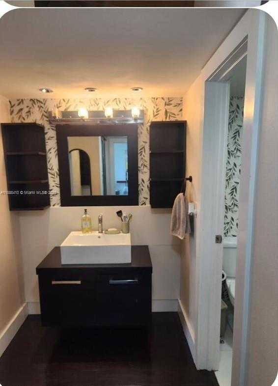 Small Image of 3475 NORTH COUNTRY CLUB DR #519, Aventura Number 7
