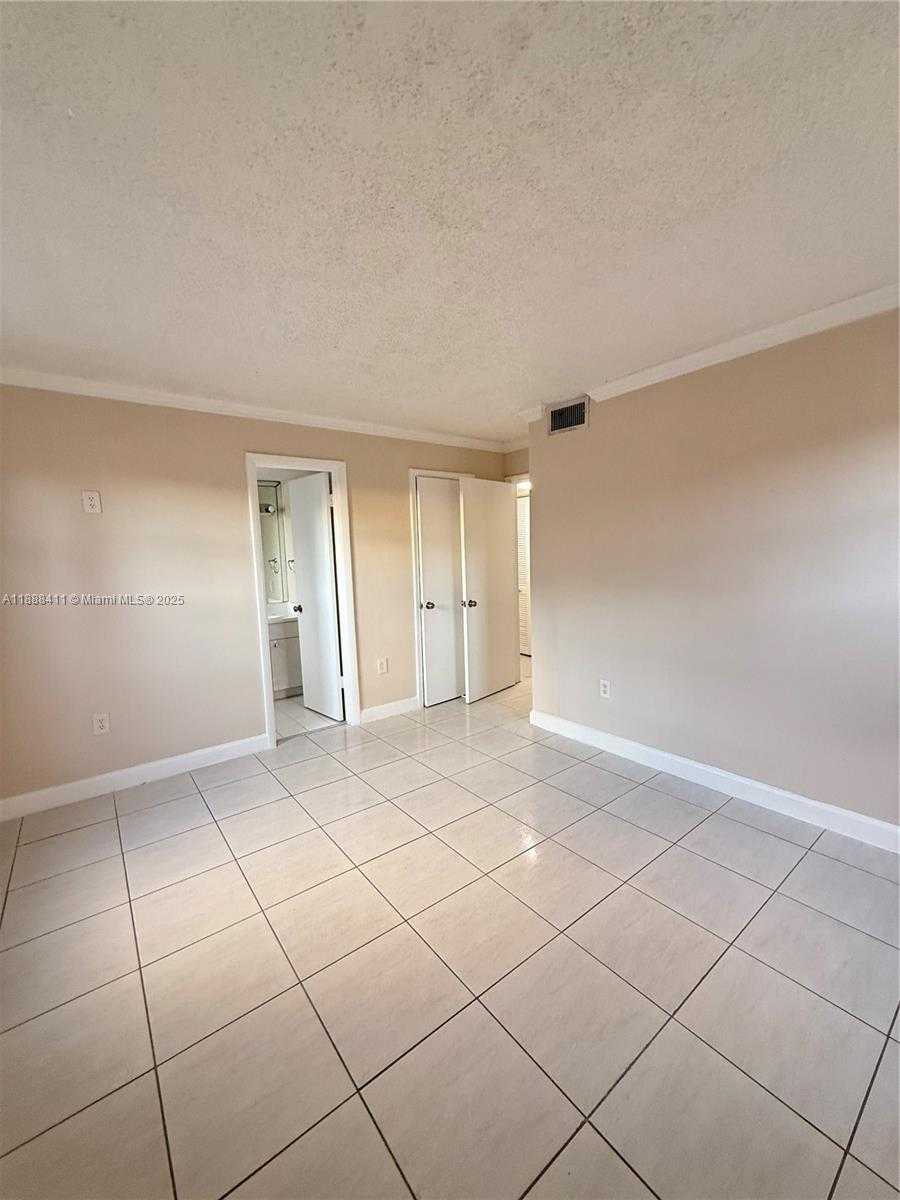 Small Image of 1725 WEST 60TH ST #105, Hialeah Number 10