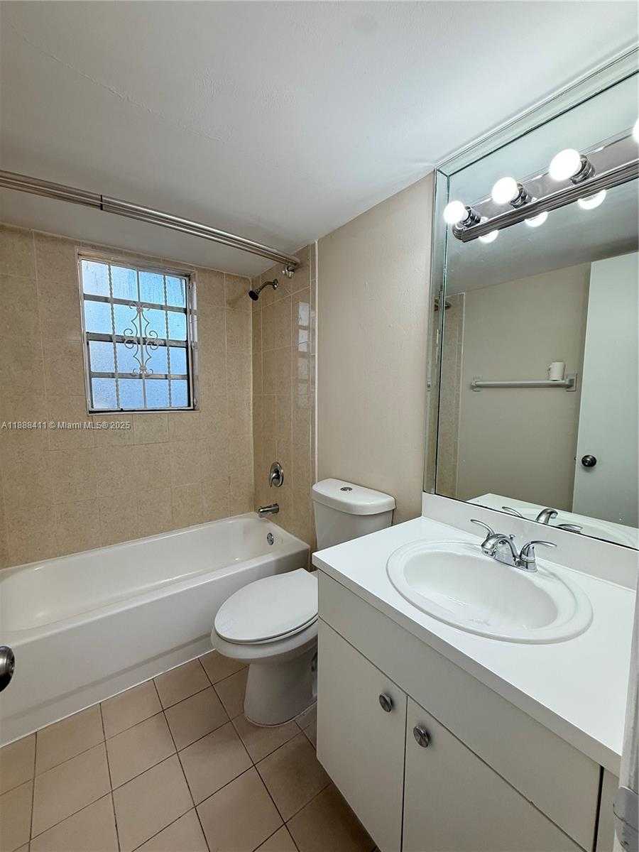 Small Image of 1725 WEST 60TH ST #105, Hialeah Number 11