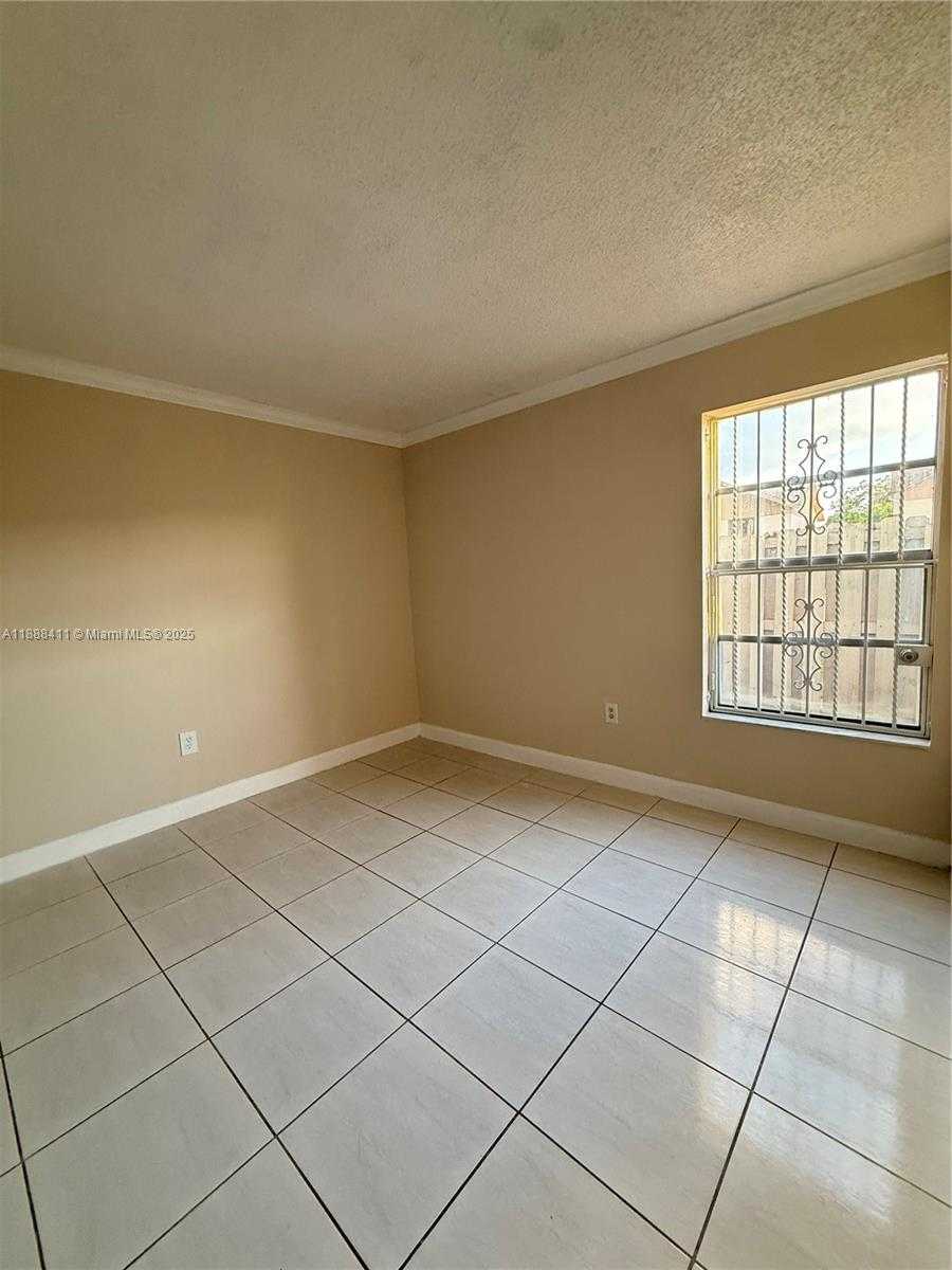 Small Image of 1725 WEST 60TH ST #105, Hialeah Number 12