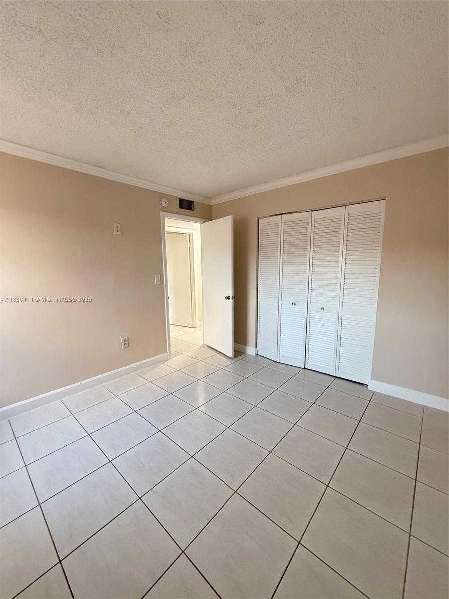 Small Image of 1725 WEST 60TH ST #105, Hialeah Number 13