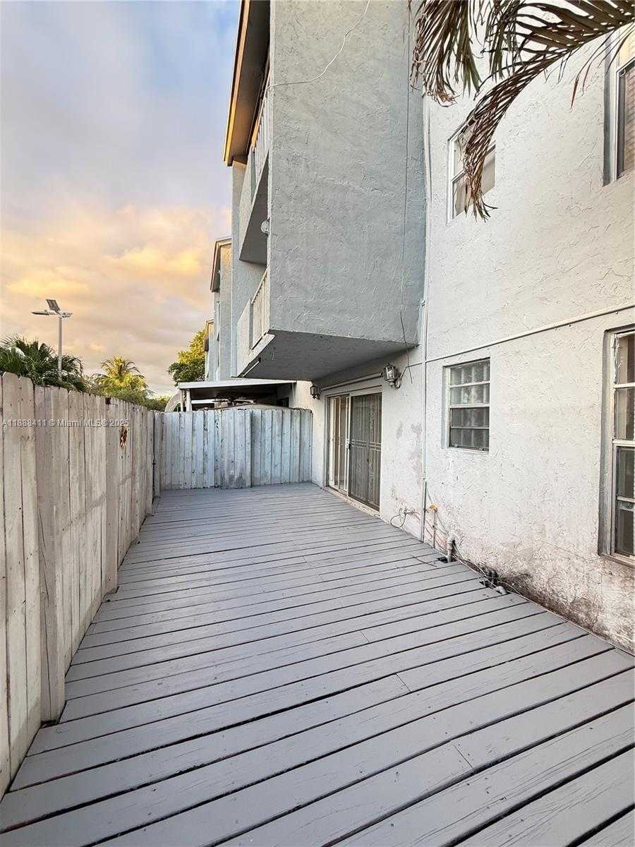 Small Image of 1725 WEST 60TH ST #105, Hialeah Number 17