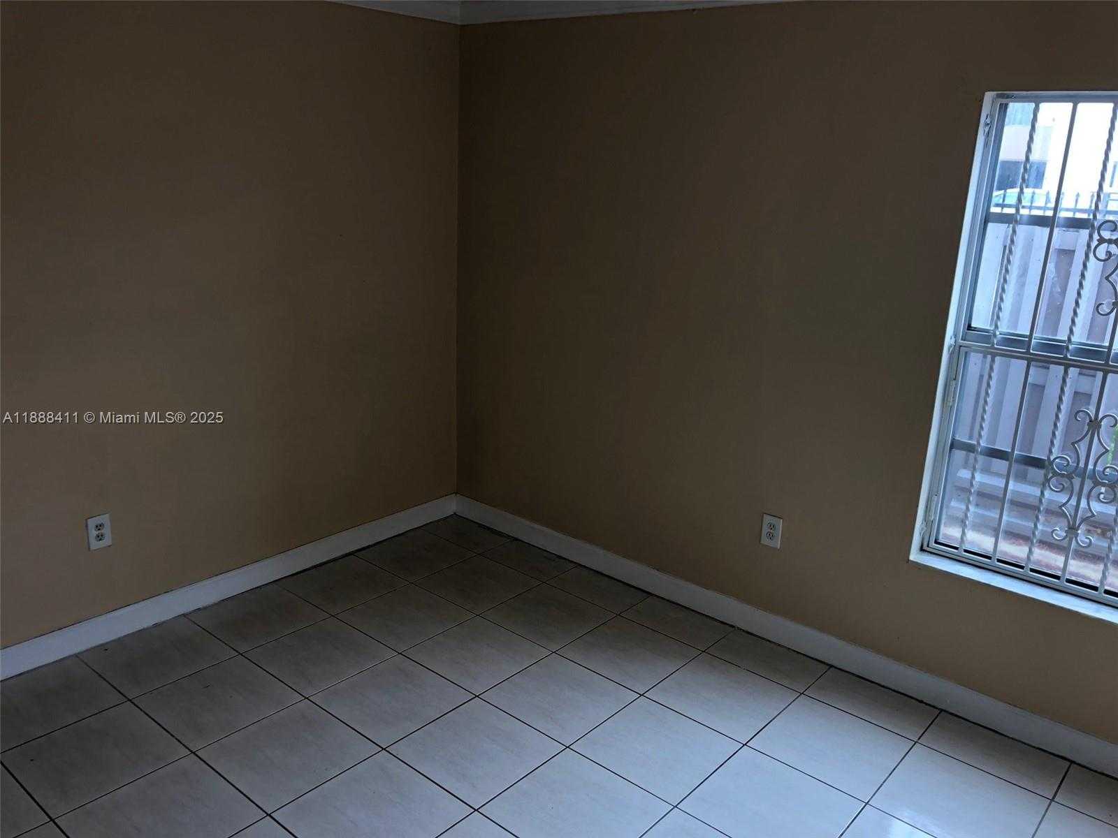 Small Image of 1725 WEST 60TH ST #105, Hialeah Number 7