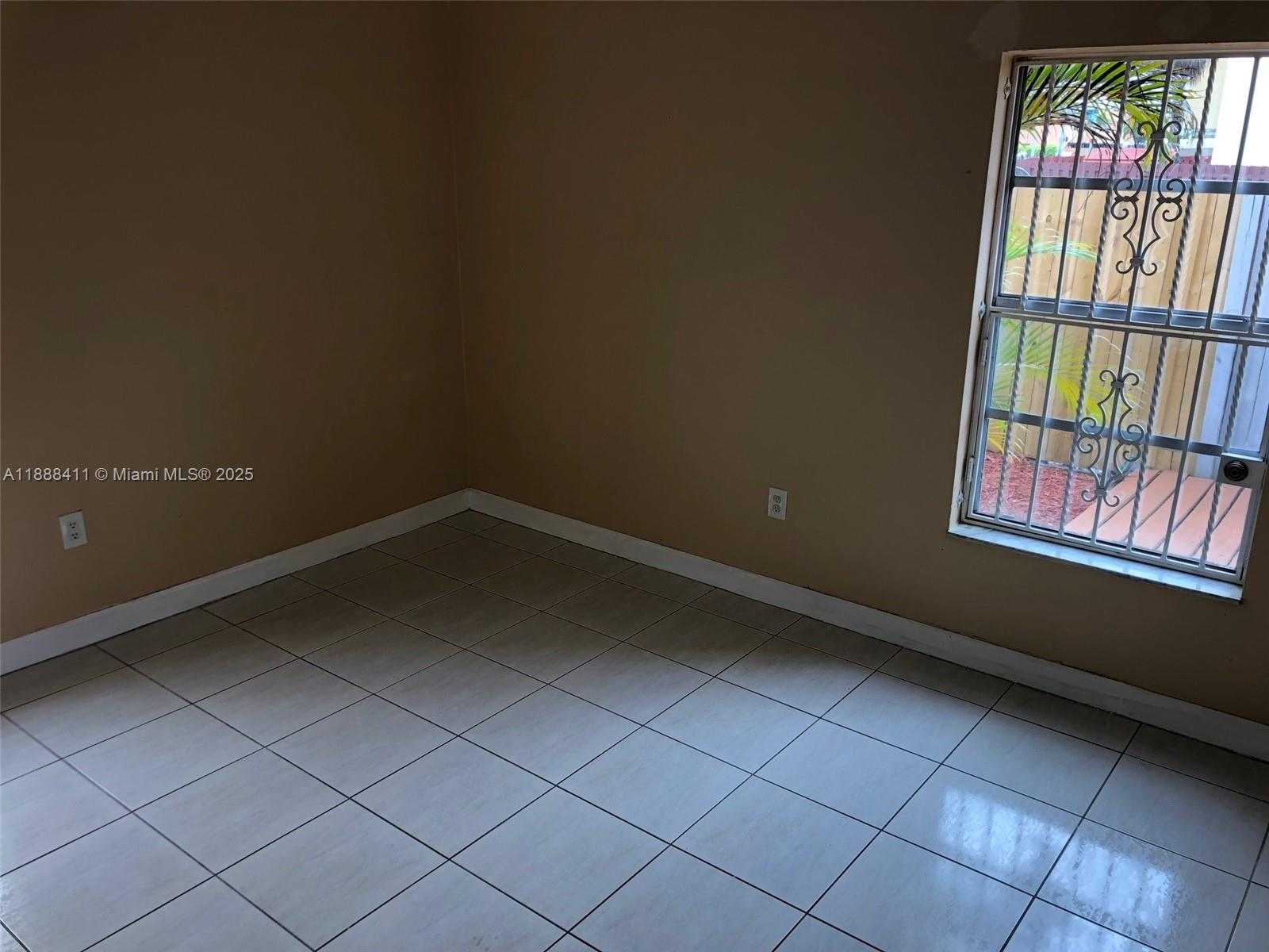 Small Image of 1725 WEST 60TH ST #105, Hialeah Number 8