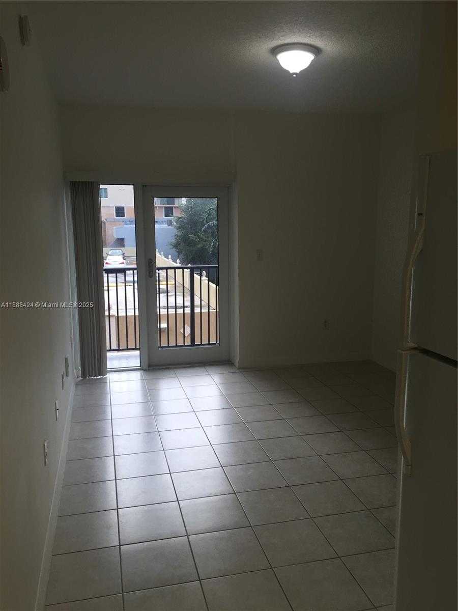 Small Image of 3410 CORAL WAY #304, Miami Number 2