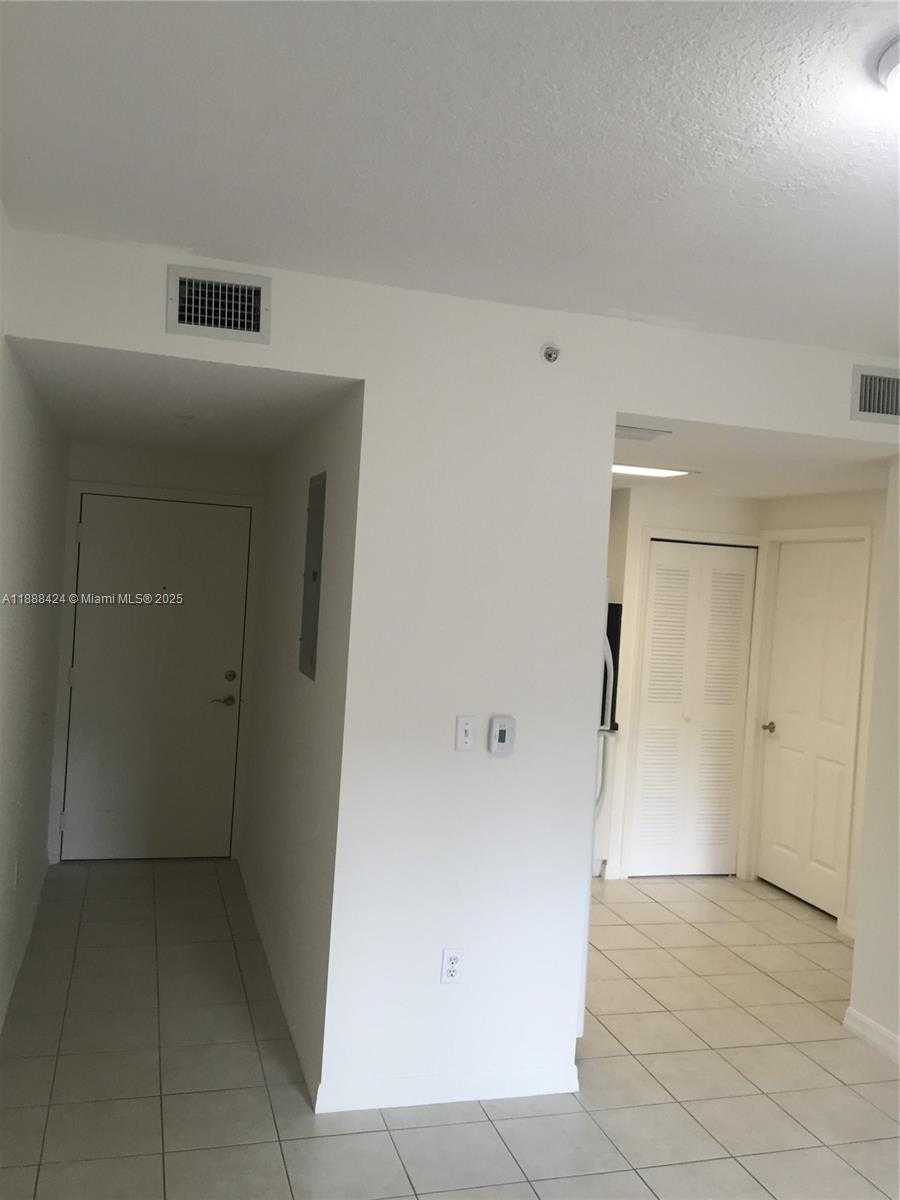 Small Image of 3410 CORAL WAY #304, Miami Number 3