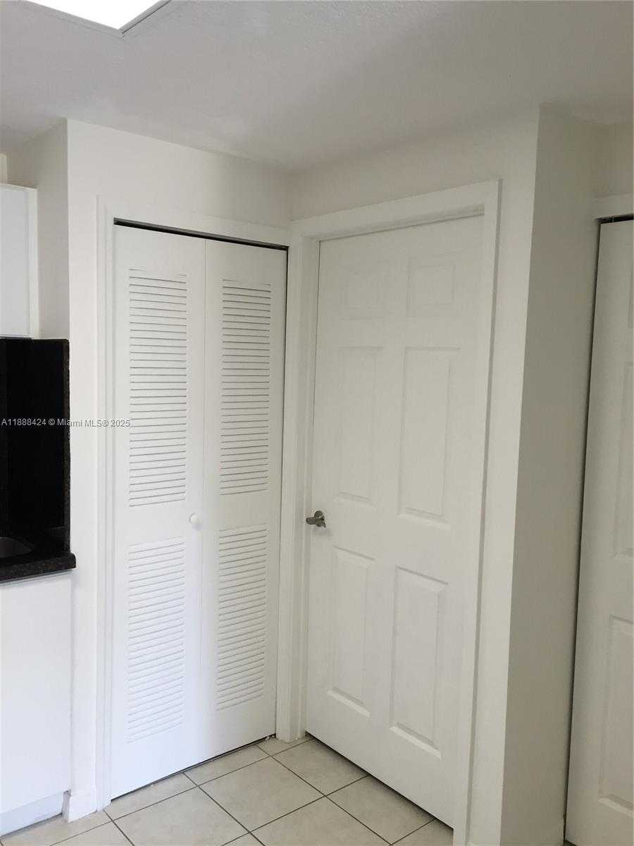 Small Image of 3410 CORAL WAY #304, Miami Number 6