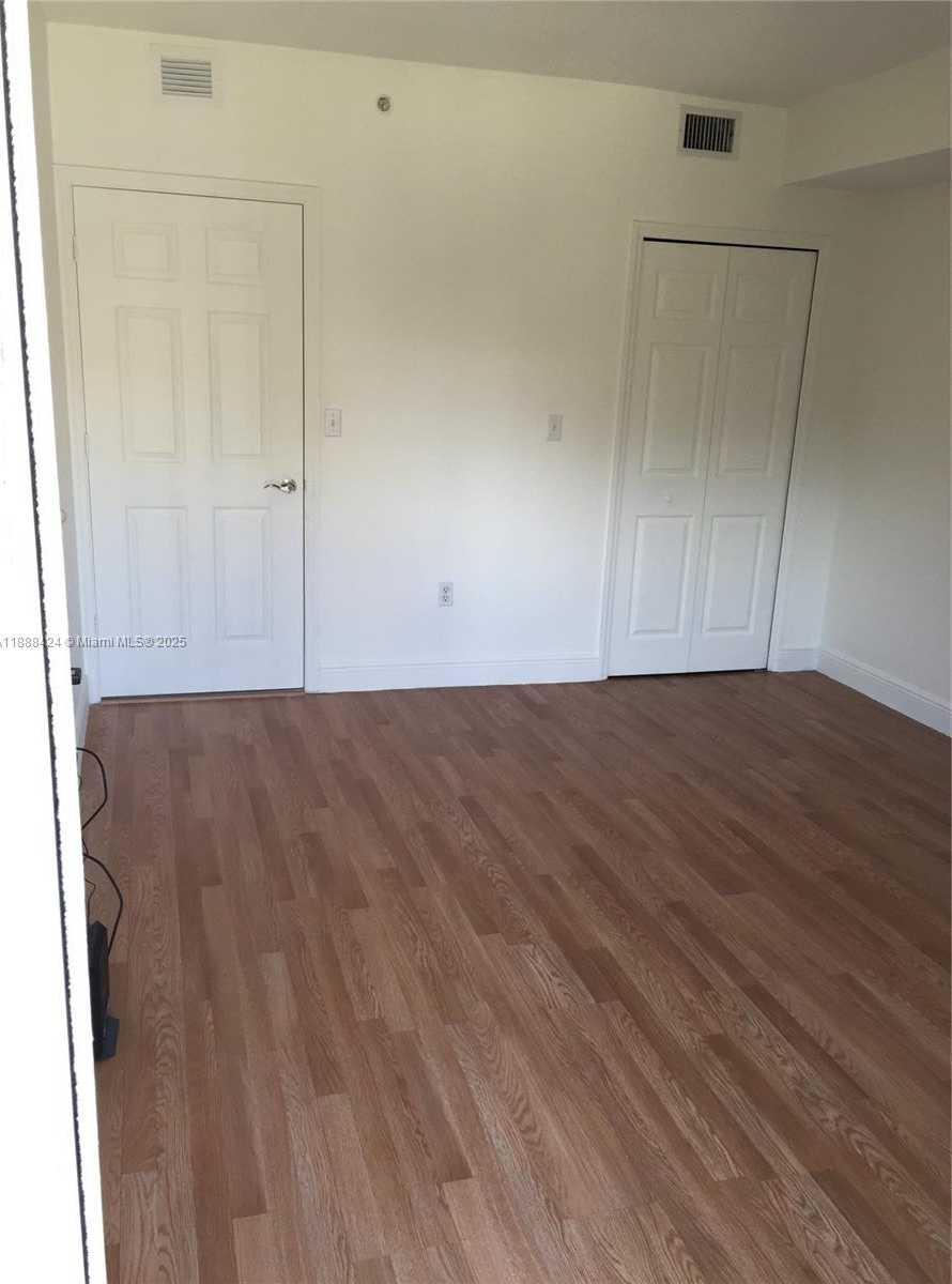 Small Image of 3410 CORAL WAY #304, Miami Number 8