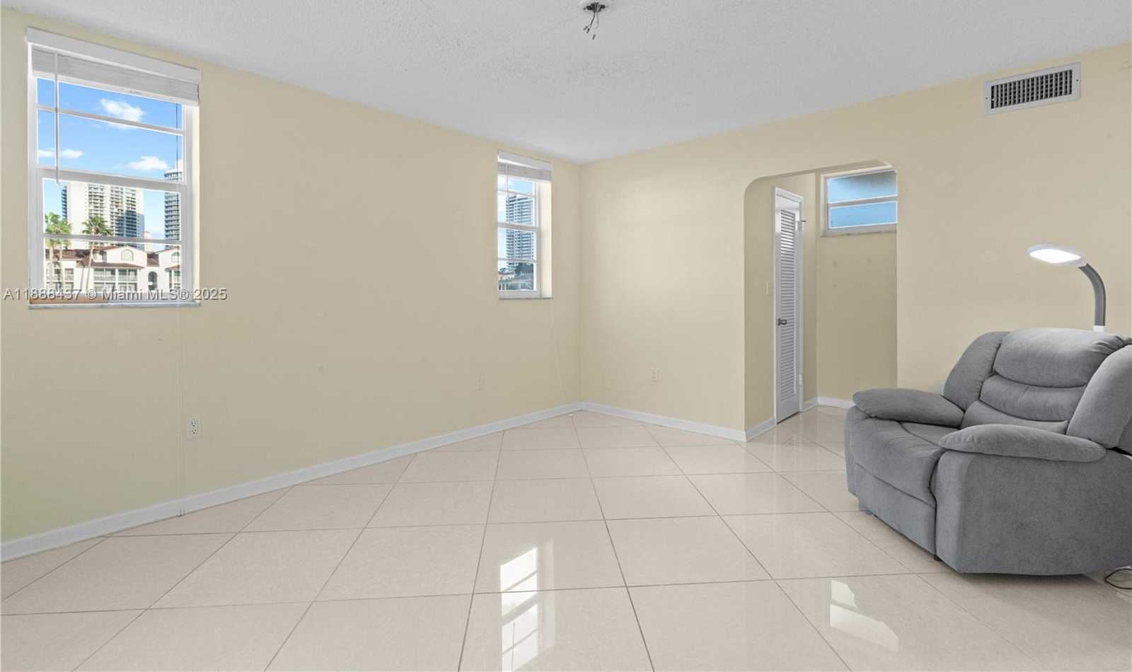 Small Image of 2999 POINT EAST DR #C214, Aventura Number 14