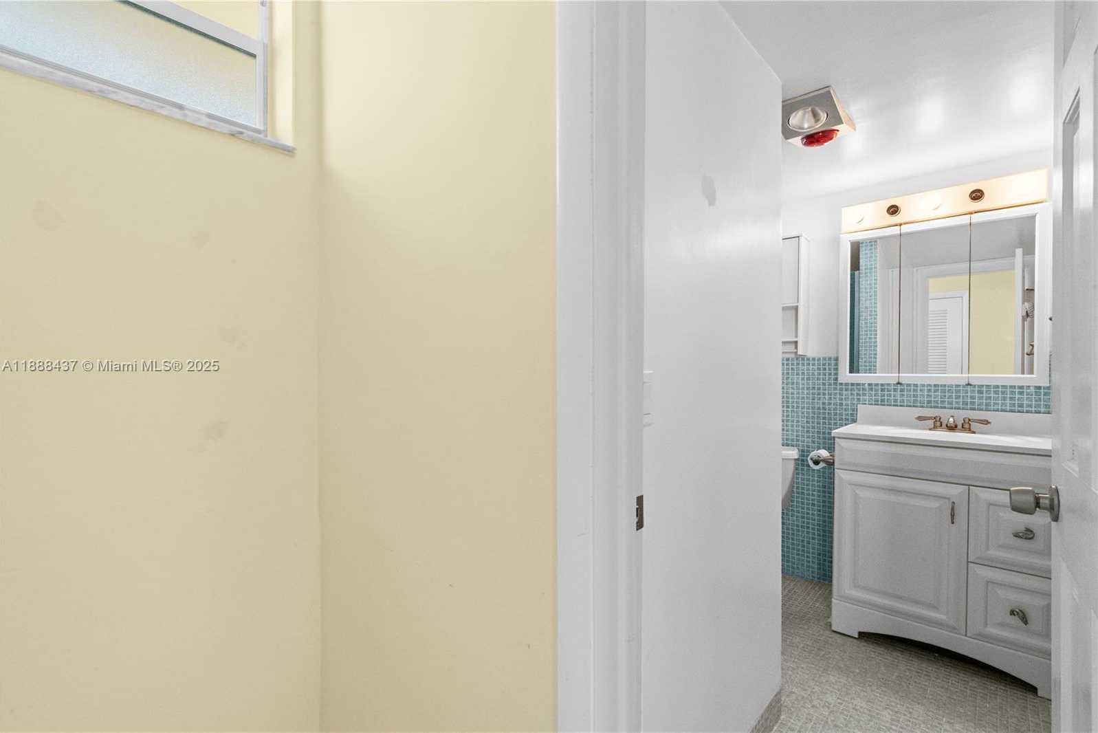 Small Image of 2999 POINT EAST DR #C214, Aventura Number 16