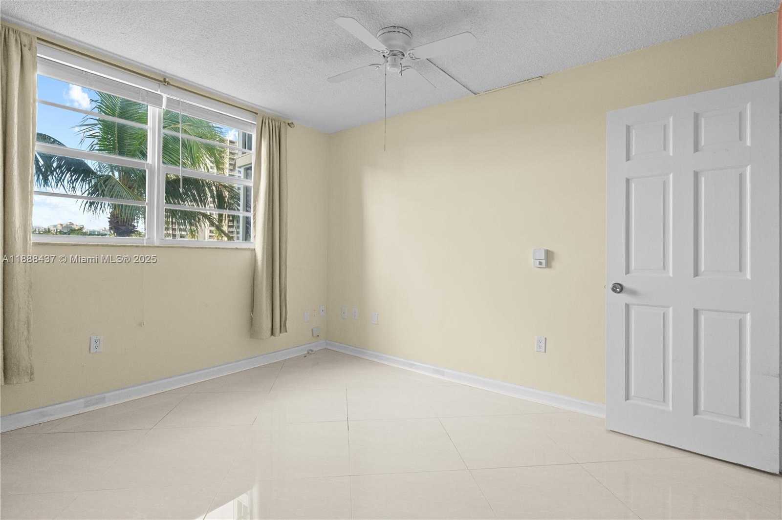 Small Image of 2999 POINT EAST DR #C214, Aventura Number 18