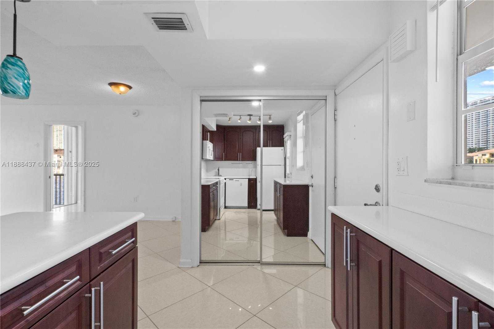 Small Image of 2999 POINT EAST DR #C214, Aventura Number 3