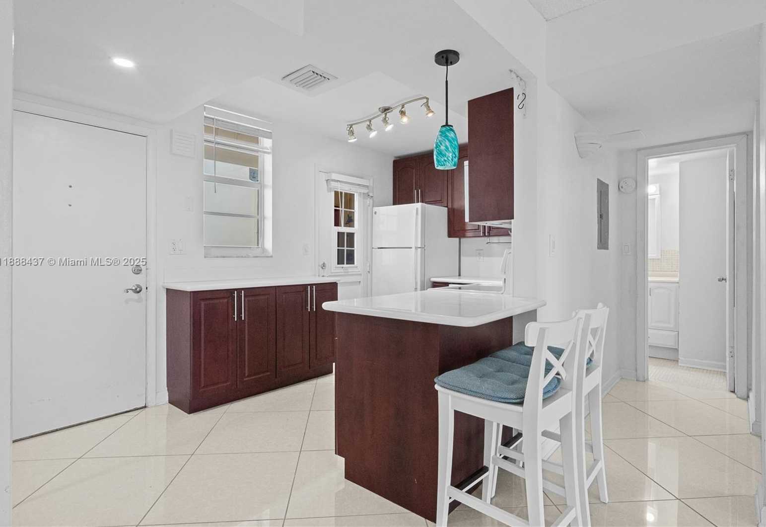 Small Image of 2999 POINT EAST DR #C214, Aventura Number 7