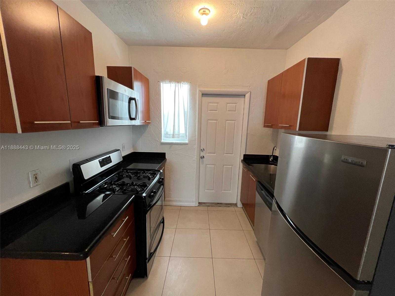 Small Image of 500 14TH ST #105, Miami Beach Number 3
