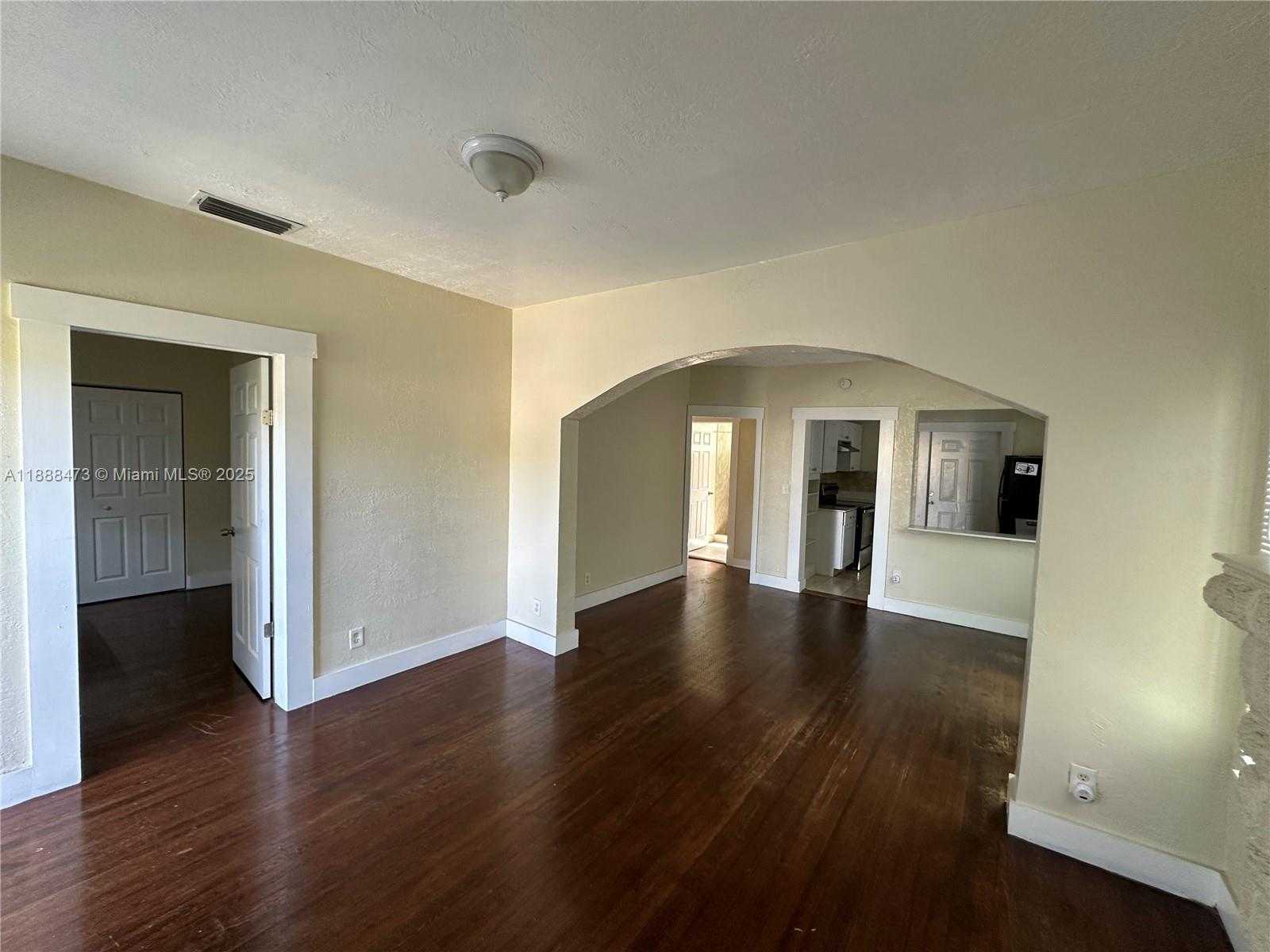 Small Image of 510 PLYMOUTH RD, West Palm Beach Number 13