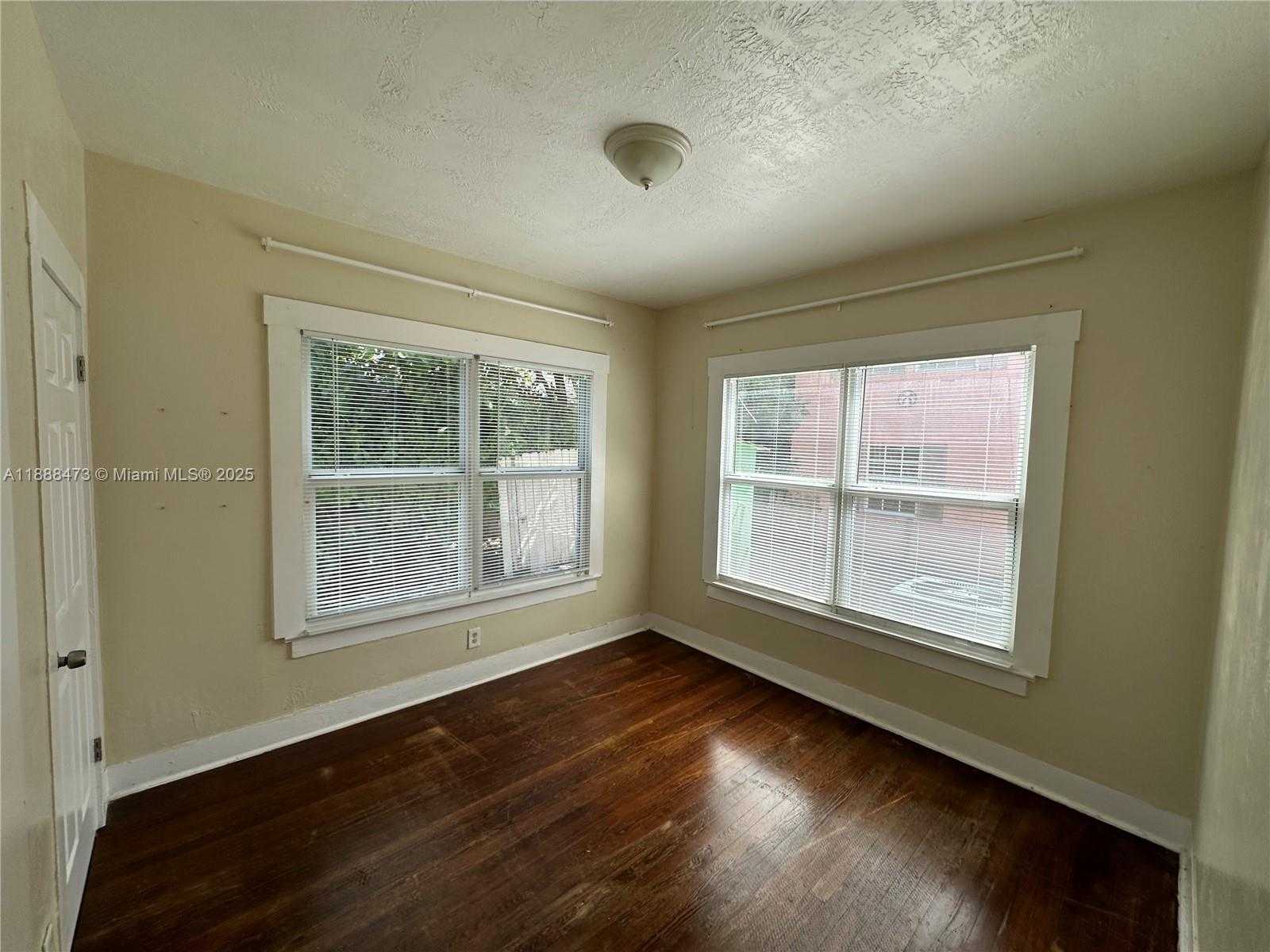 Small Image of 510 PLYMOUTH RD, West Palm Beach Number 2
