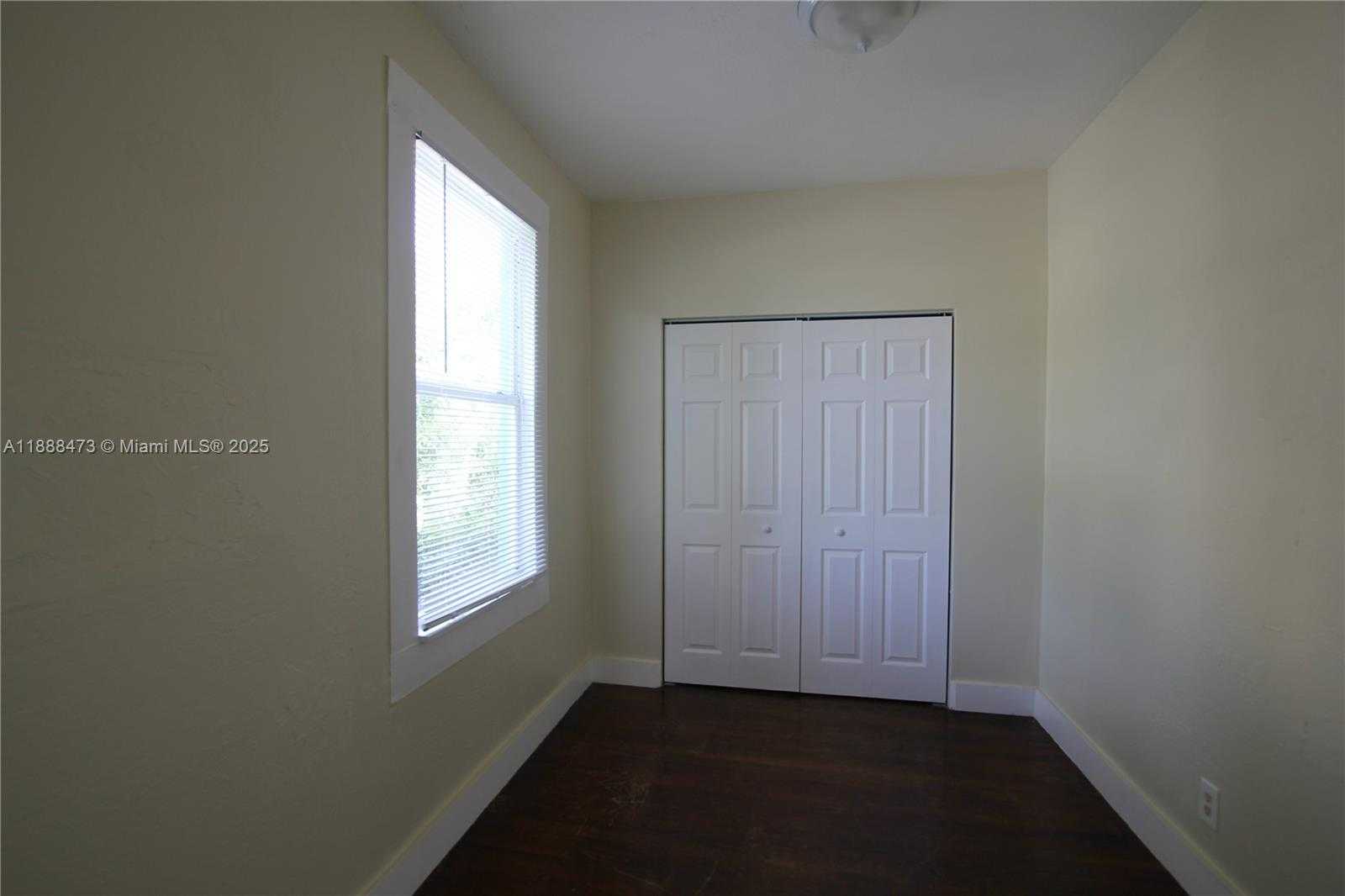 Small Image of 510 PLYMOUTH RD, West Palm Beach Number 6