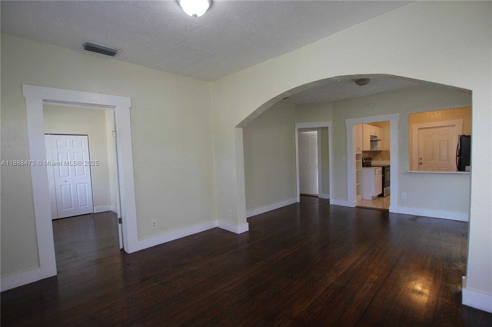 Small Image of 510 PLYMOUTH RD, West Palm Beach Number 8