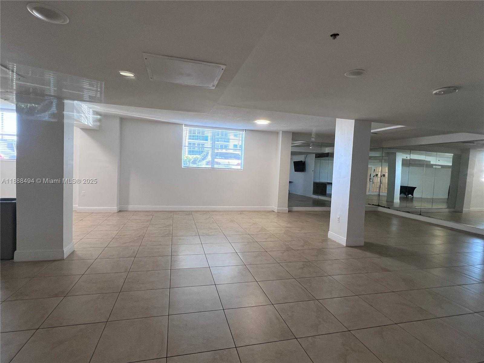 Small Image of 7501 EAST TREASURE DR #2C, North Bay Village Number 4