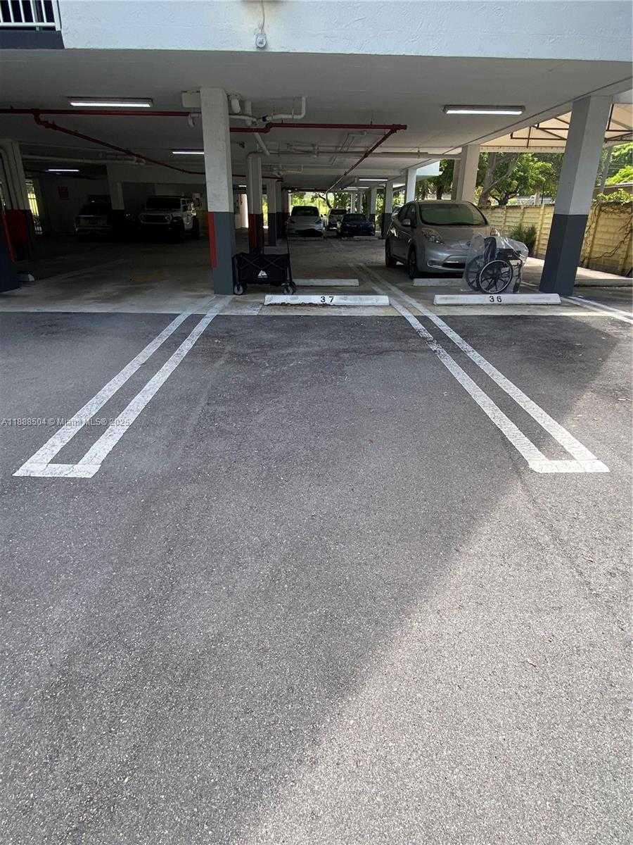 Small Image of 126 SOUTH WEST 17TH RD #208, Miami Number 14