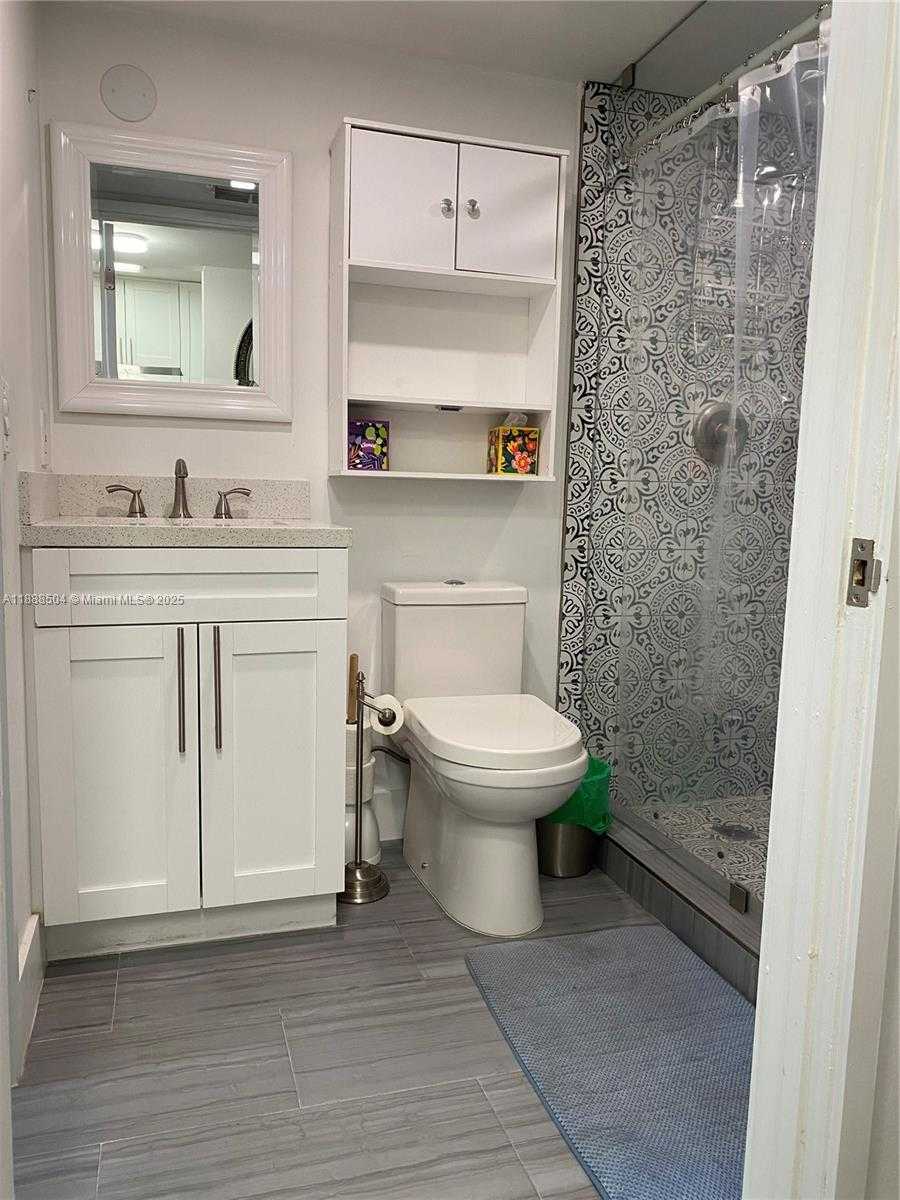 Small Image of 126 SOUTH WEST 17TH RD #208, Miami Number 8