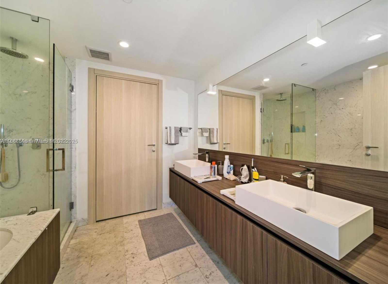 Small Image of Miami Number 7