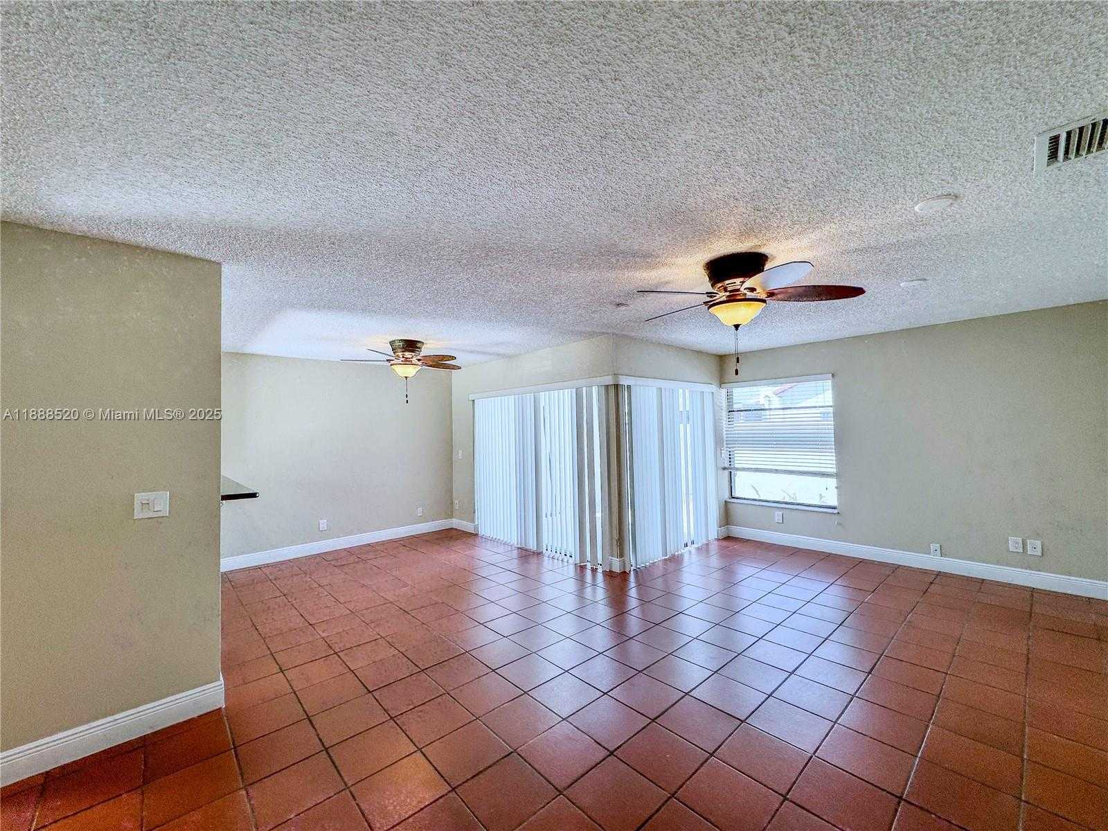 Small Image of 11116 SOUTH WEST 134TH PL, Miami Number 17