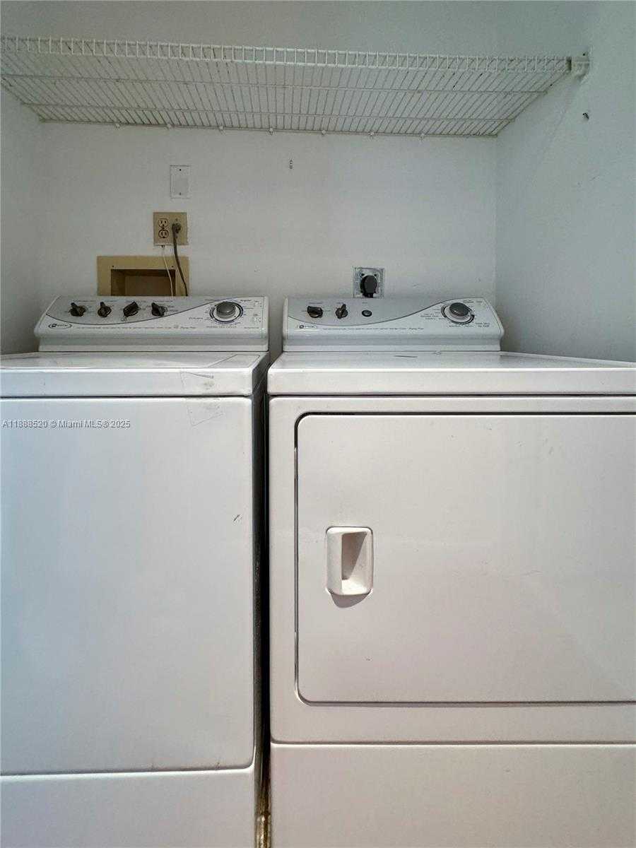 Small Image of 11116 SOUTH WEST 134TH PL, Miami Number 18