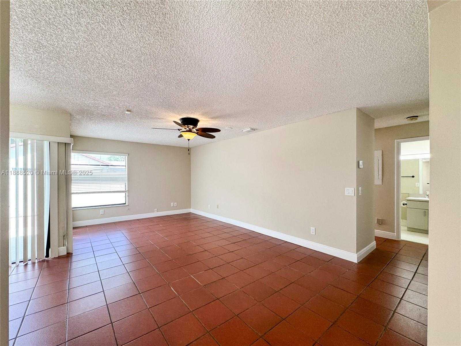 Small Image of 11116 SOUTH WEST 134TH PL, Miami Number 19