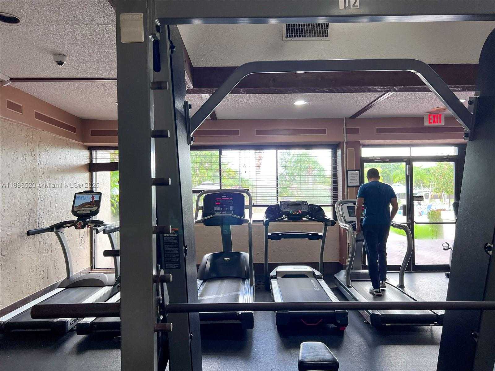 Small Image of 11116 SOUTH WEST 134TH PL, Miami Number 23