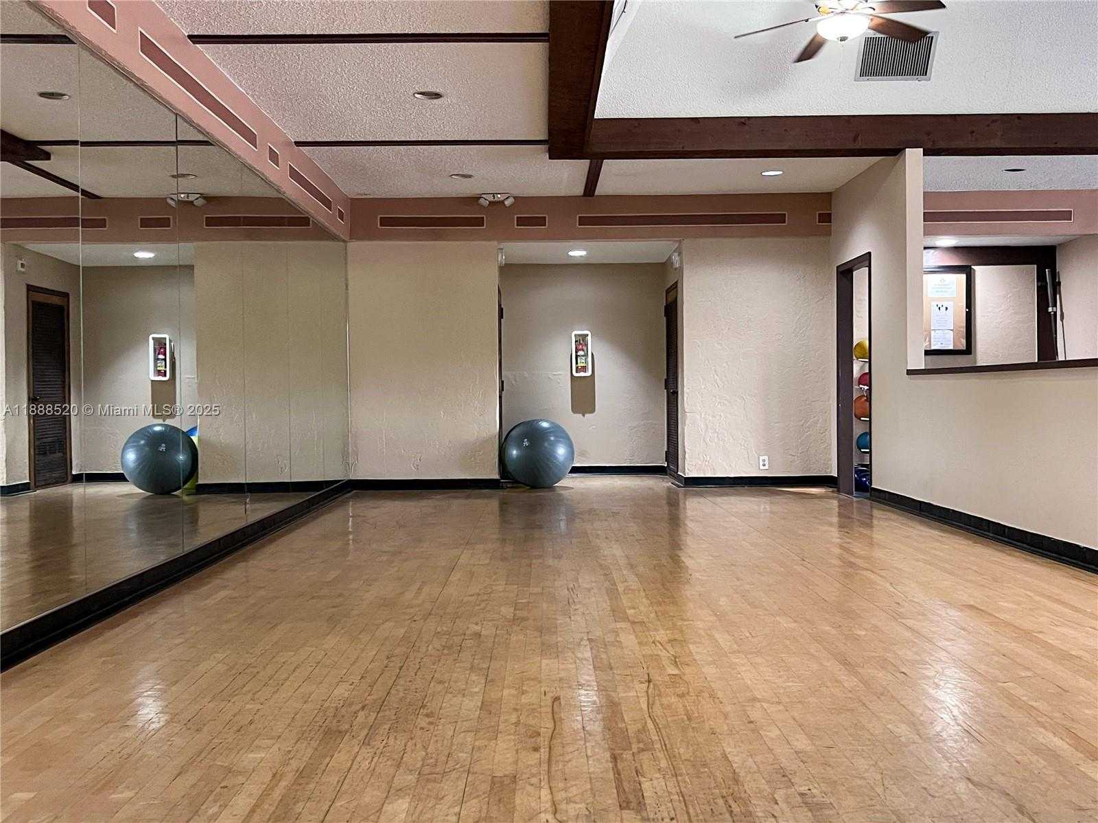 Small Image of 11116 SOUTH WEST 134TH PL, Miami Number 26