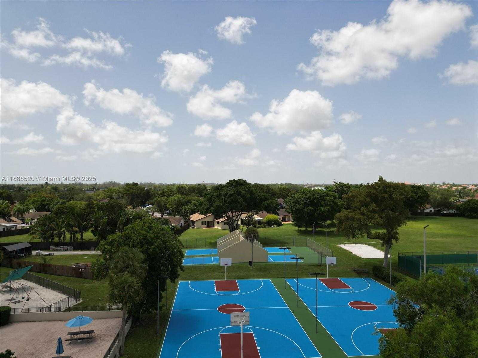 Small Image of 11116 SOUTH WEST 134TH PL, Miami Number 31