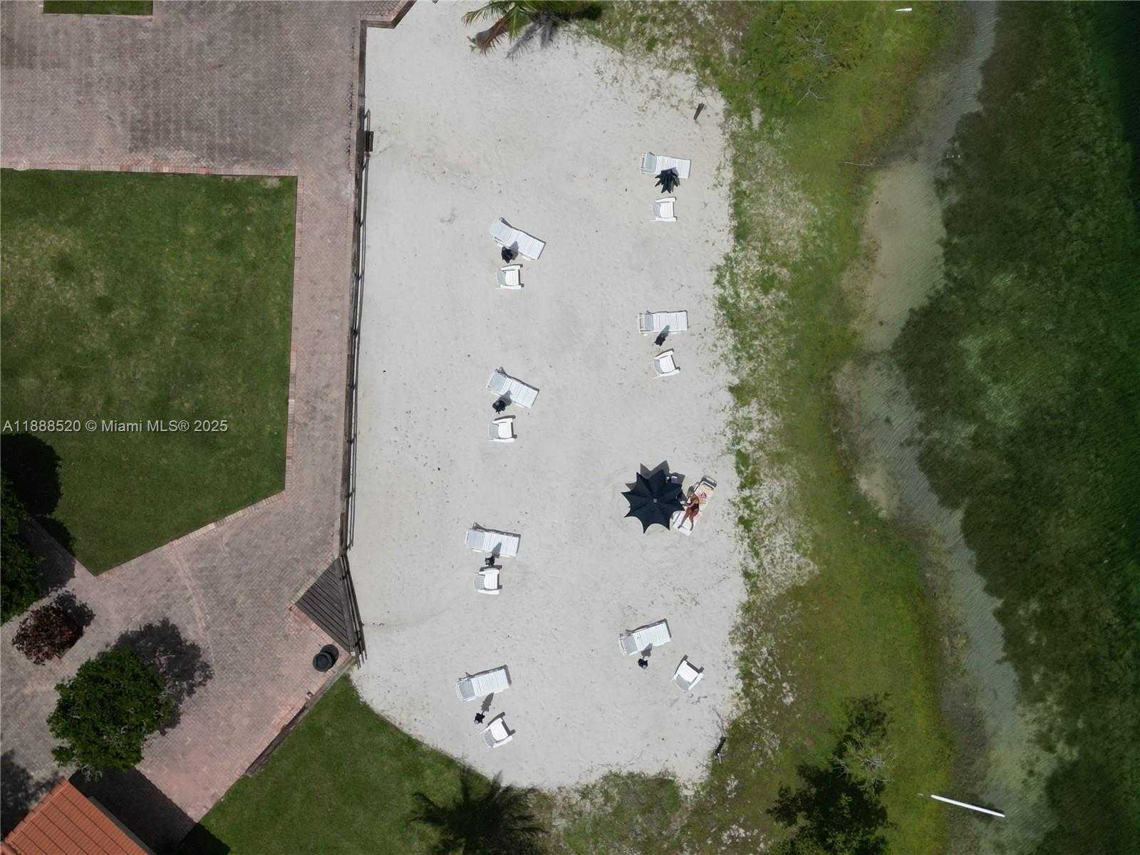 Small Image of 11116 SOUTH WEST 134TH PL, Miami Number 34