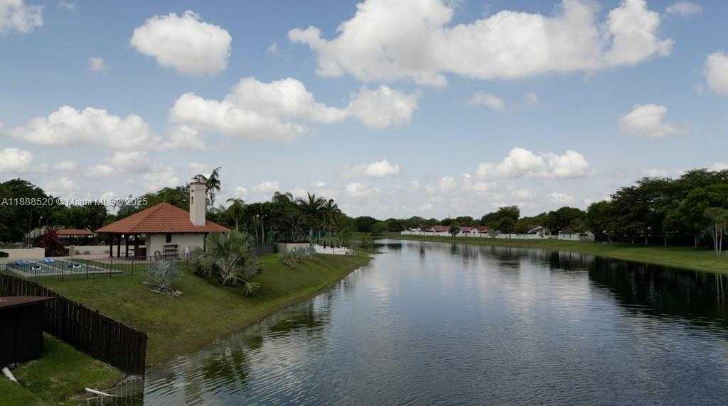 Small Image of 11116 SOUTH WEST 134TH PL, Miami Number 38