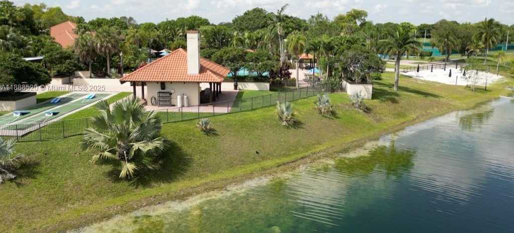 Small Image of 11116 SOUTH WEST 134TH PL, Miami Number 44
