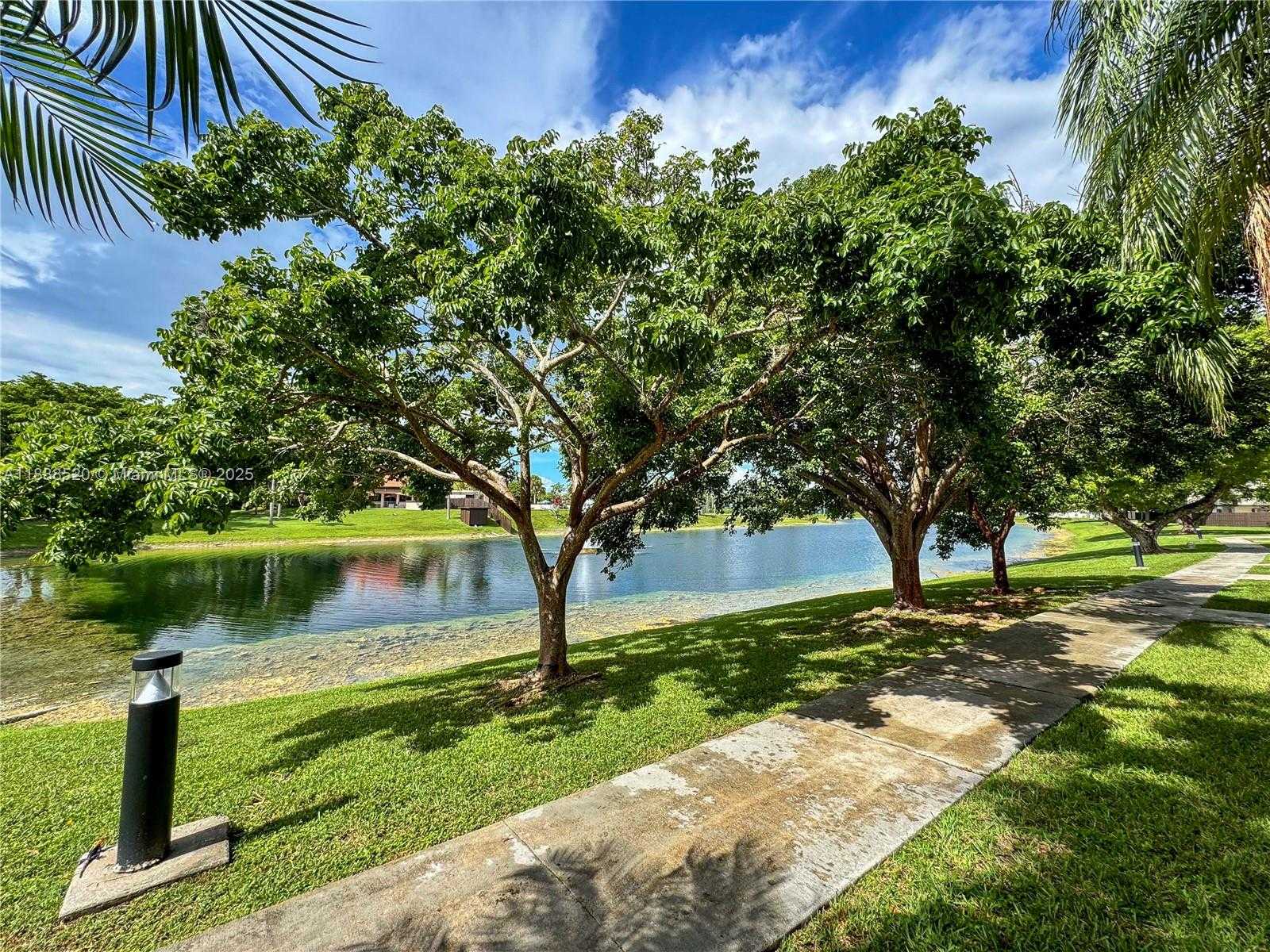 Small Image of 11116 SOUTH WEST 134TH PL, Miami Number 47