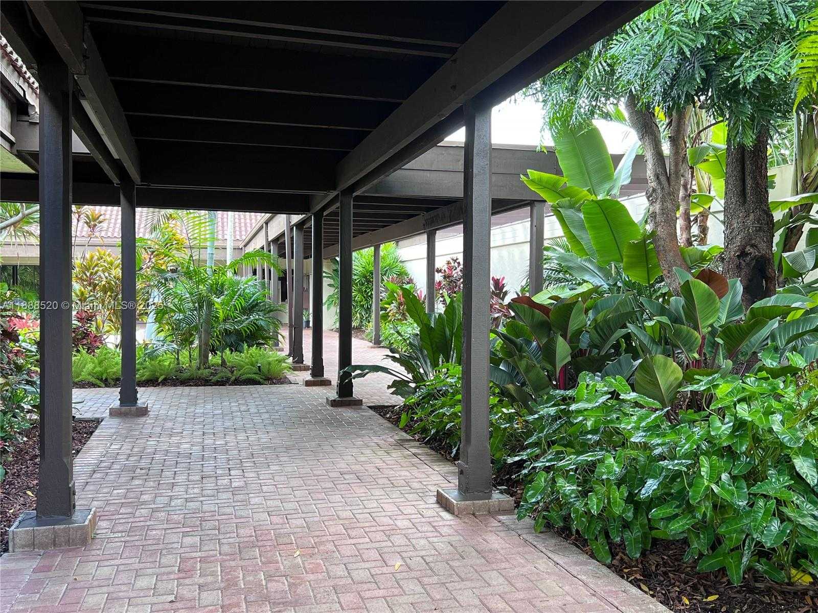 Small Image of 11116 SOUTH WEST 134TH PL, Miami Number 50