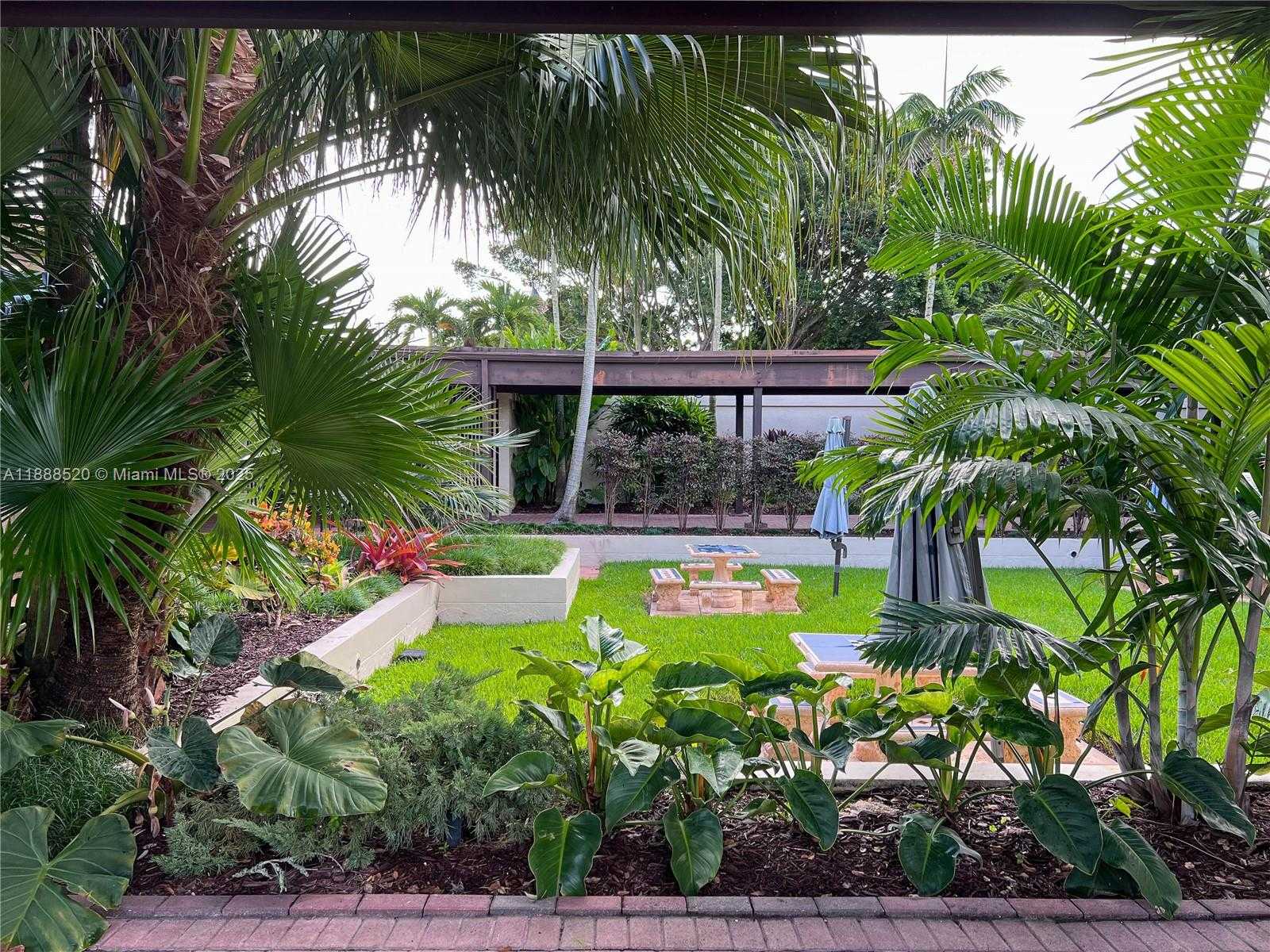 Small Image of 11116 SOUTH WEST 134TH PL, Miami Number 52