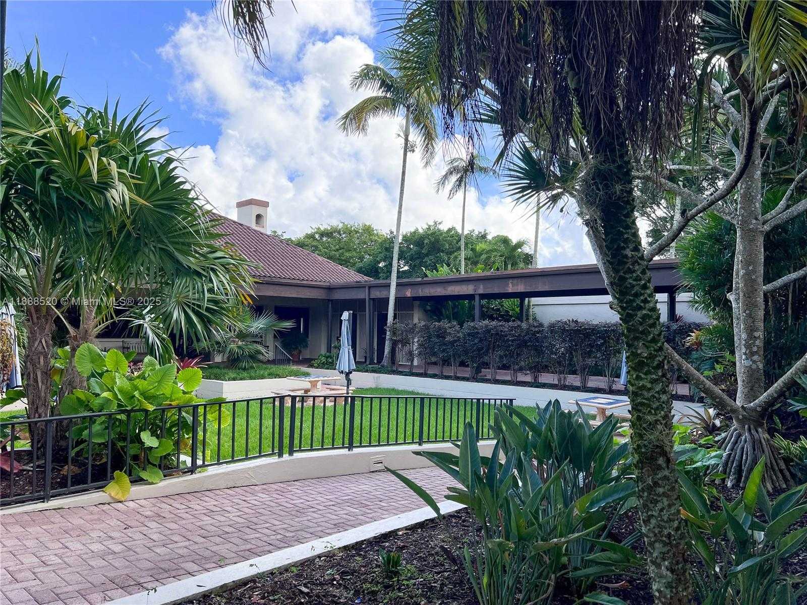 Small Image of 11116 SOUTH WEST 134TH PL, Miami Number 53