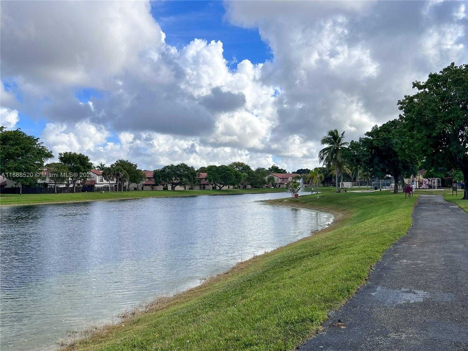 Small Image of 11116 SOUTH WEST 134TH PL, Miami Number 60