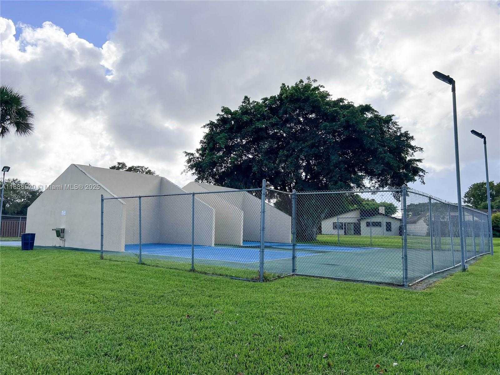 Small Image of 11116 SOUTH WEST 134TH PL, Miami Number 64