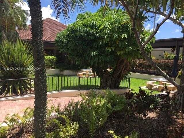 Small Image of 11116 SOUTH WEST 134TH PL, Miami Number 72