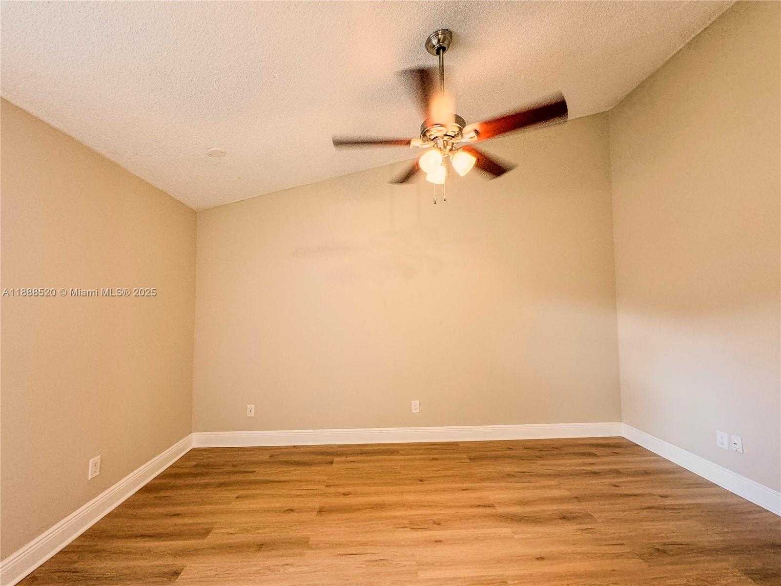 Small Image of 11116 SOUTH WEST 134TH PL, Miami Number 8