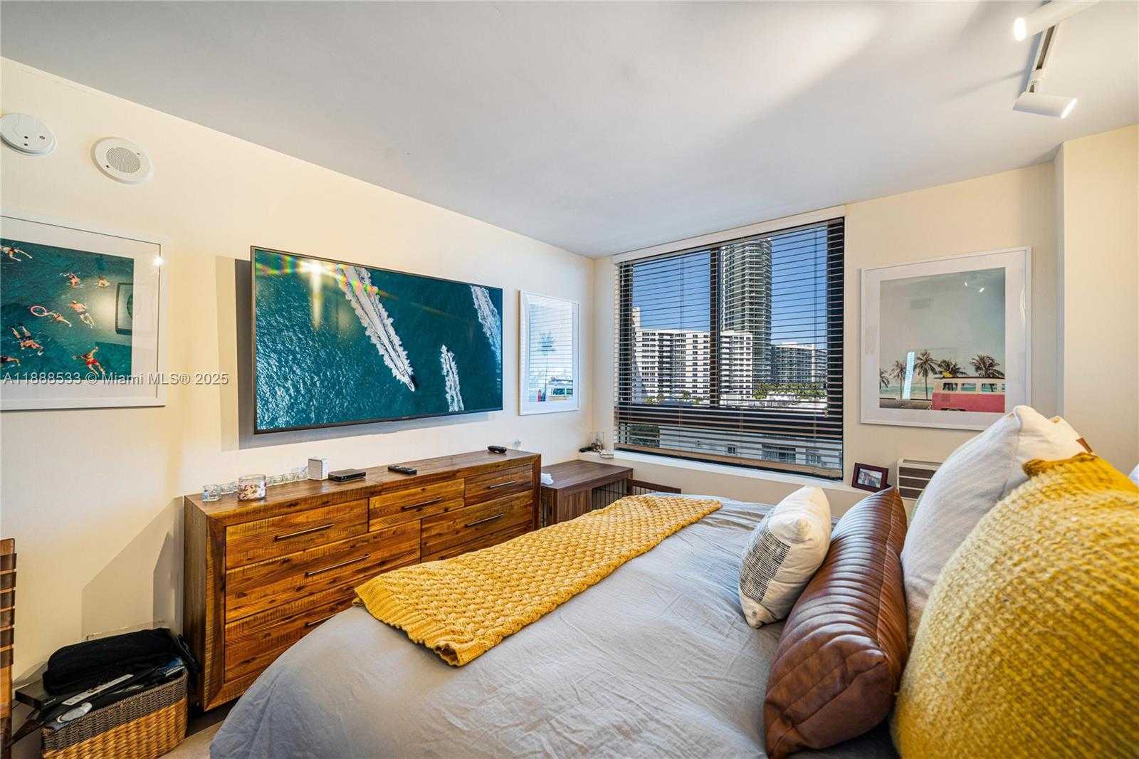 Small Image of 1330 WEST AVE #611, Miami Beach Number 15