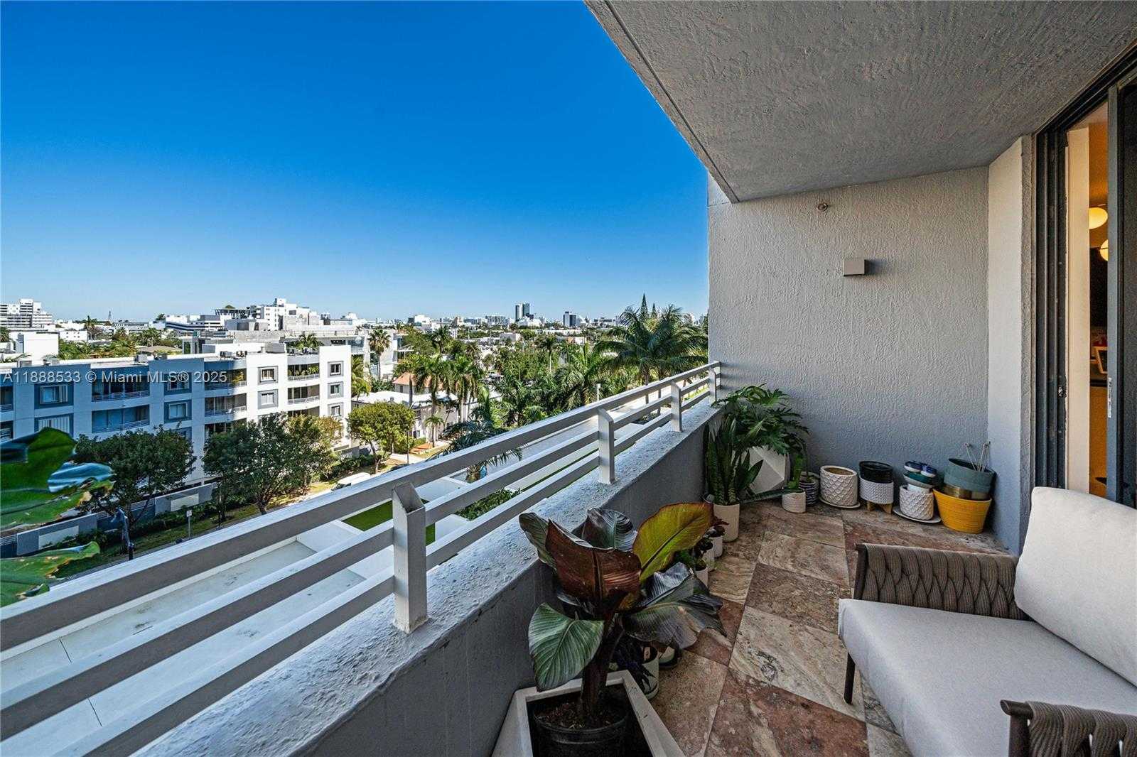 Small Image of 1330 WEST AVE #611, Miami Beach Number 19
