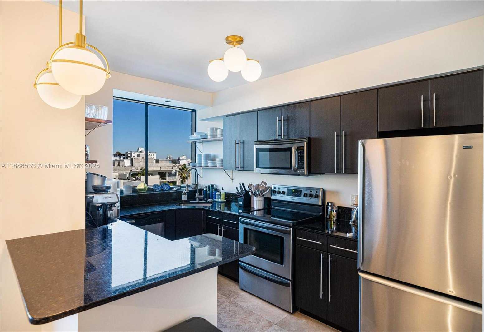 Small Image of 1330 WEST AVE #611, Miami Beach Number 6