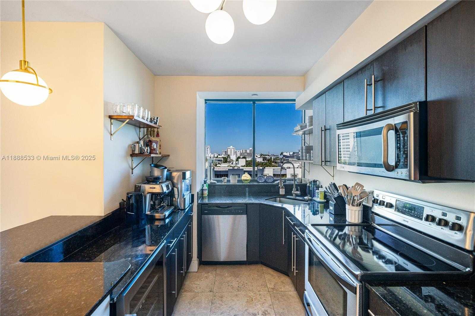 Small Image of 1330 WEST AVE #611, Miami Beach Number 7