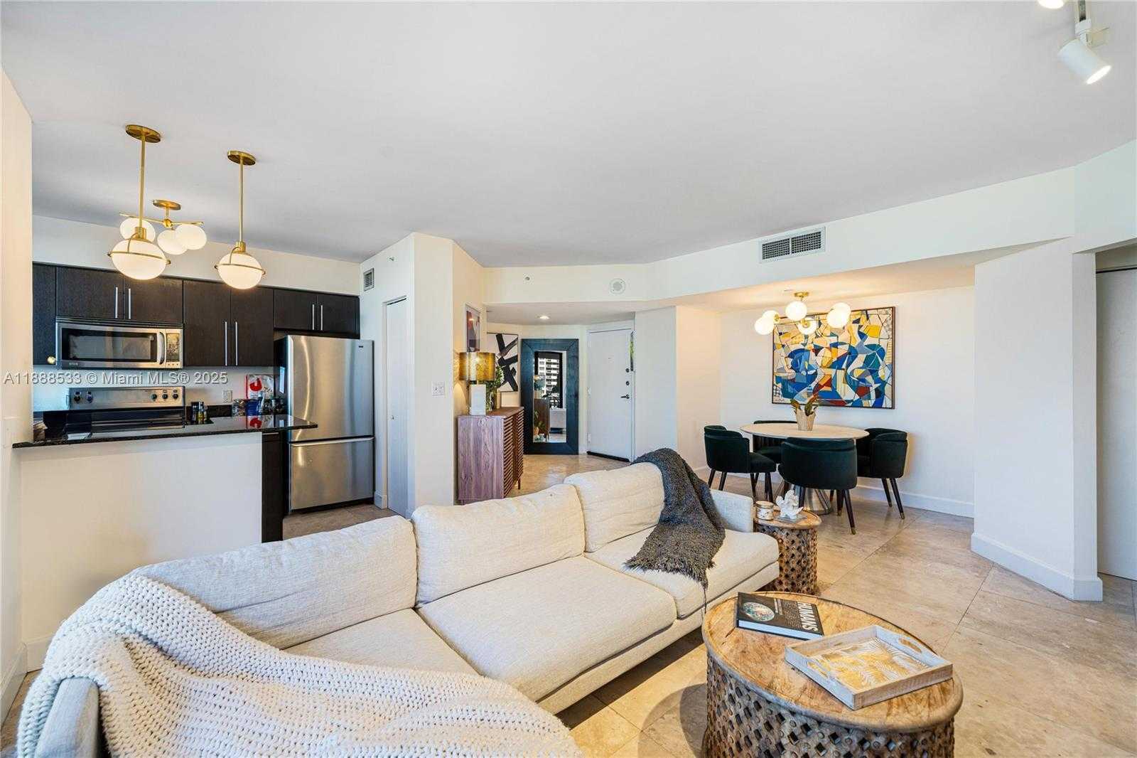 Small Image of 1330 WEST AVE #611, Miami Beach Number 9